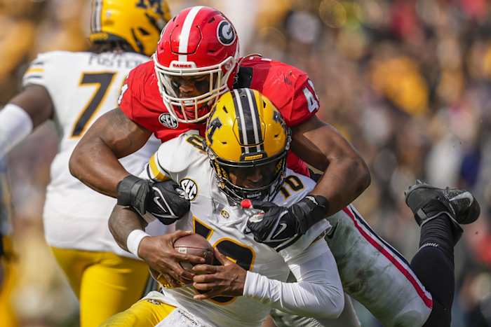 Georgia EDGE Travon Walker sacks Missouri quarterback
